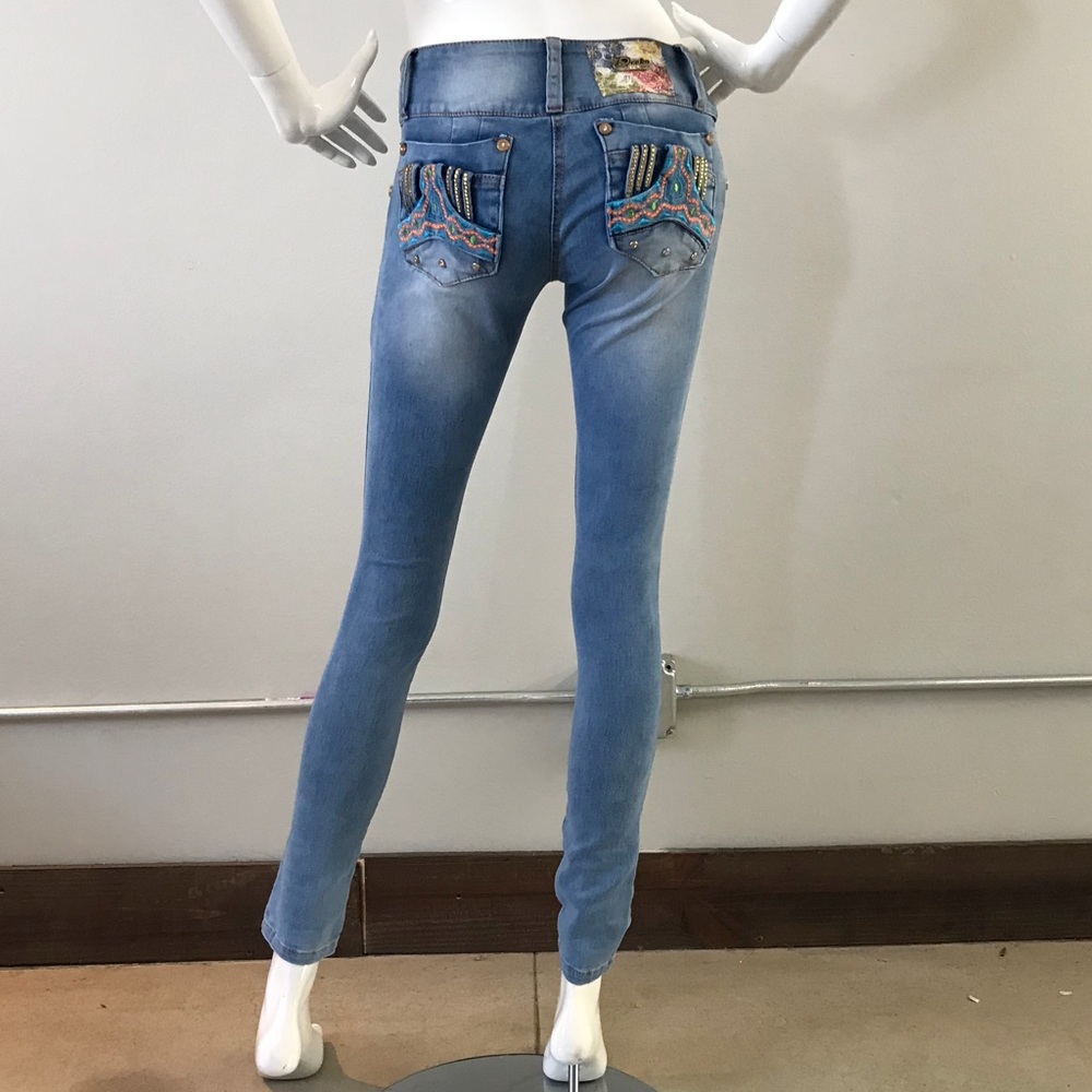 Jeans - Picture 6 of 7
